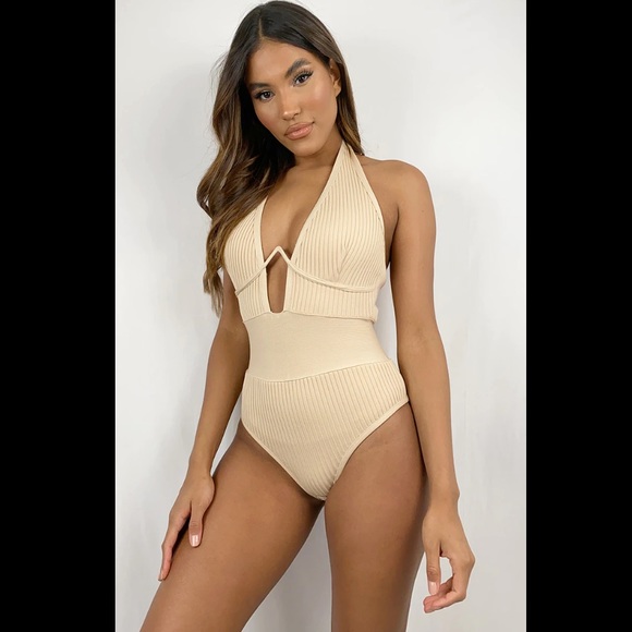 Bandage Rib V-wire Halterneck Bodysuit - Picture 3 of 5